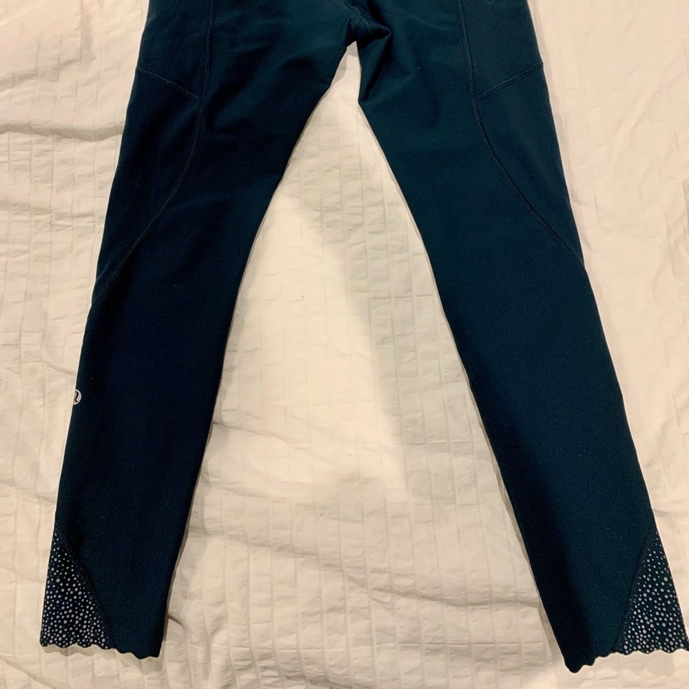 Lululemon size 6 leggings (deep teal color)